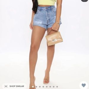 Fashion Nova Shorts 
Size: 5
Condition: Brand New